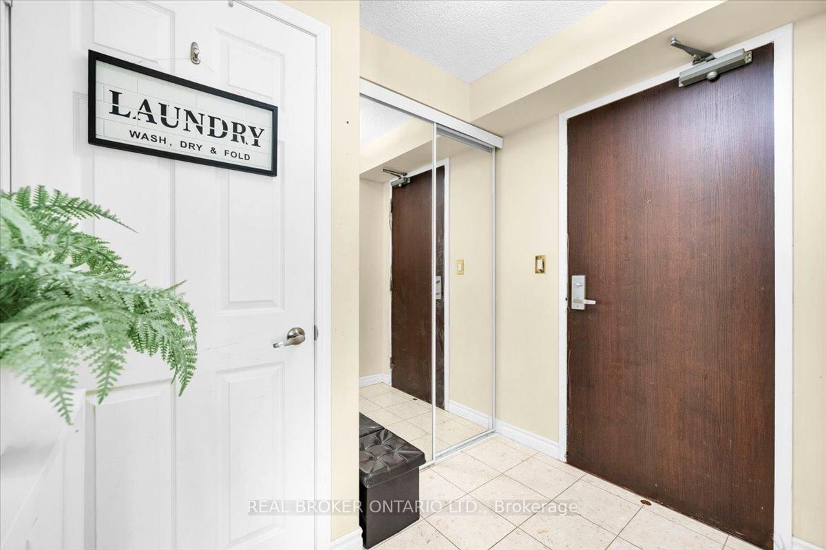 335 Rathburn Road W, Unit 312 - Photo 8