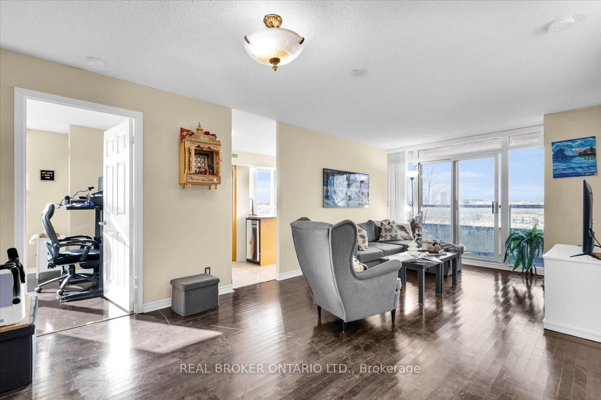 335 Rathburn Road W, Unit 312 - Photo 9