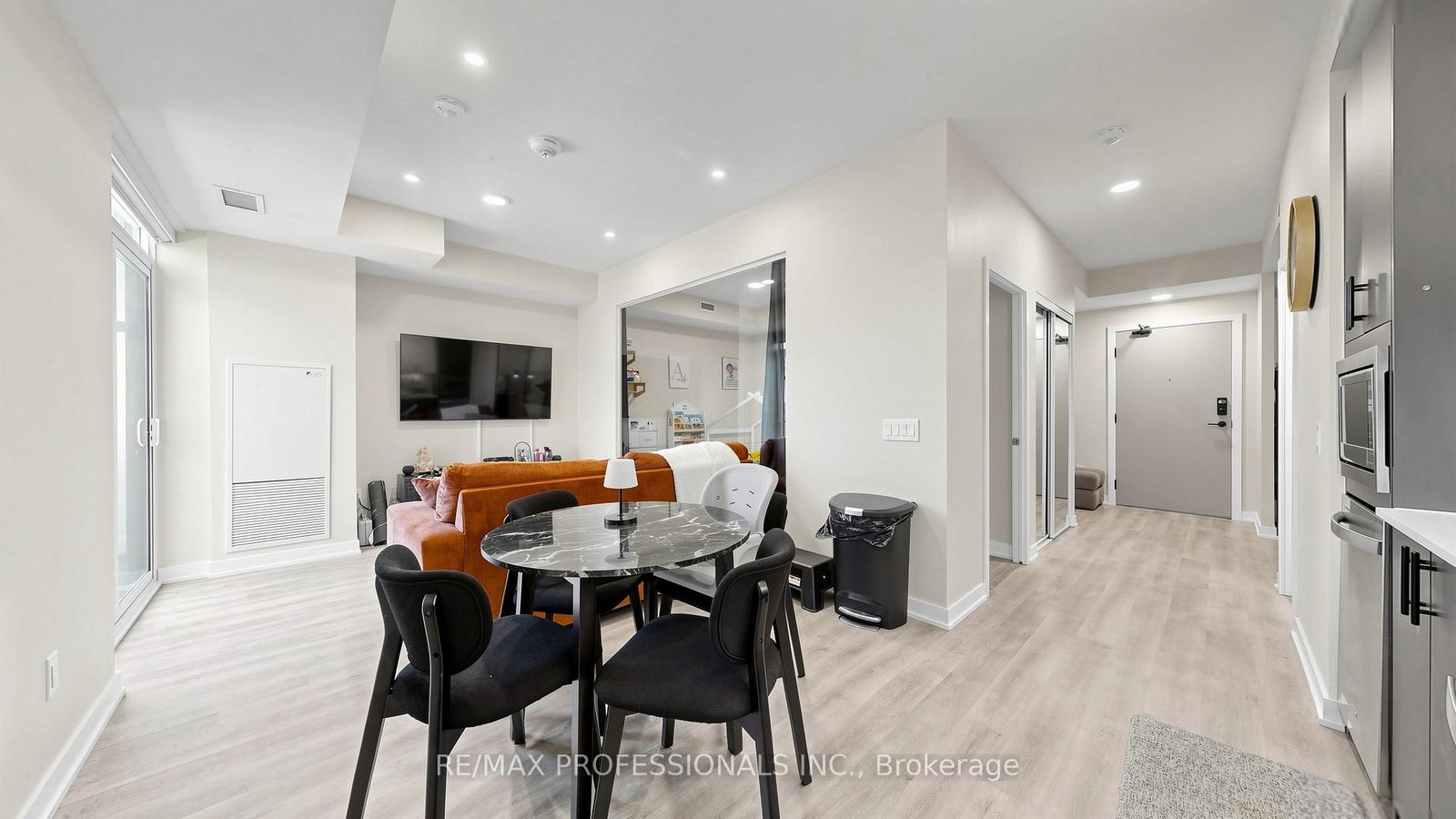 5105 Hurontario Street, Unit 503 - Photo 9
