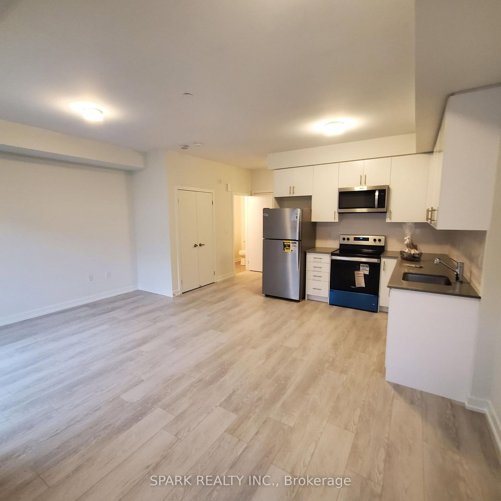 3562 Colonial Drive, Unit 21 - Photo 4