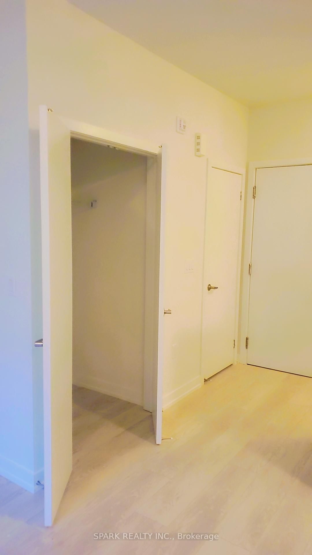 3562 Colonial Drive, Unit 21 - Photo 8