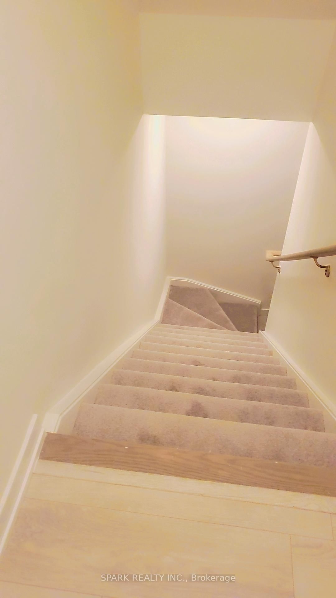 3562 Colonial Drive, Unit 21 - Photo 9