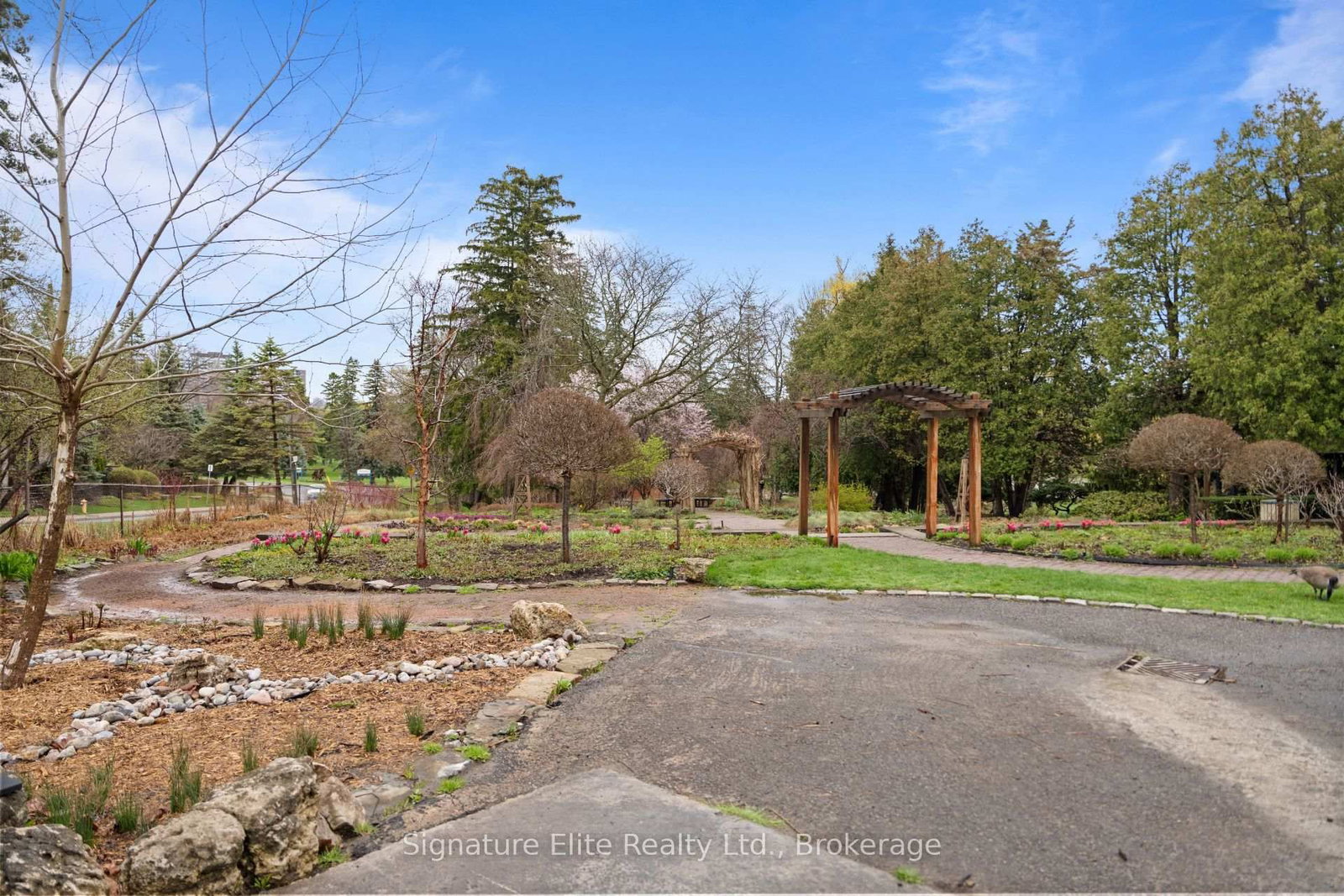 1403 Royal York Road, Unit 909 - Photo 24