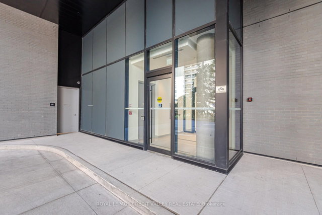 315 - 86 Dundas Street E