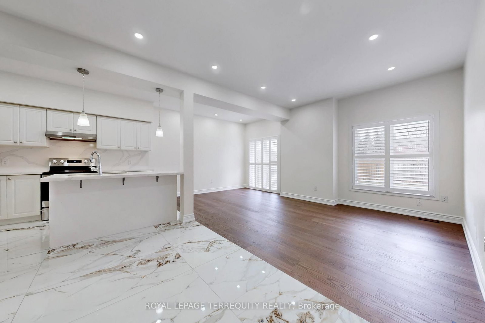 2062 Redstone Crescent - Photo 10