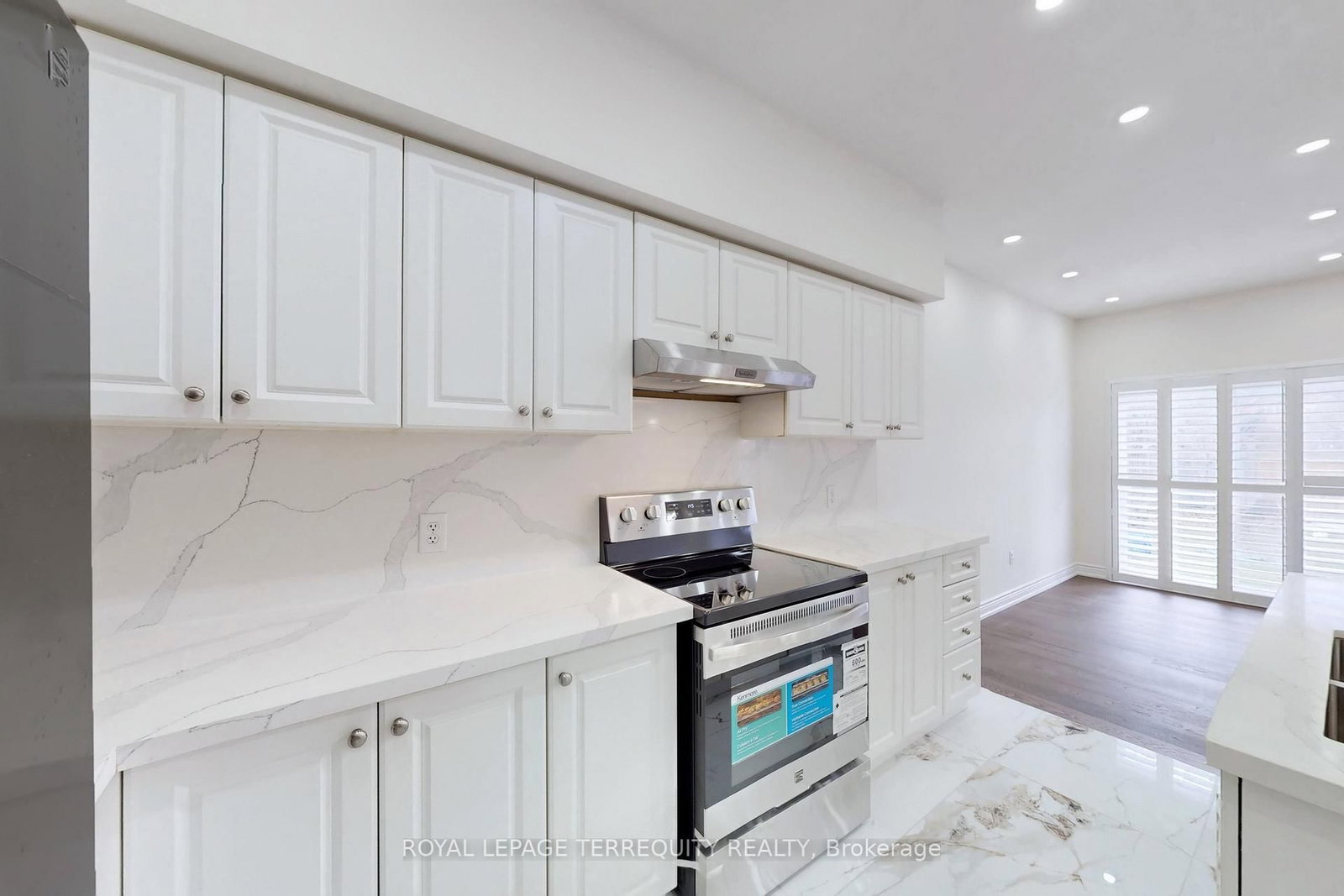 2062 Redstone Crescent - Photo 13