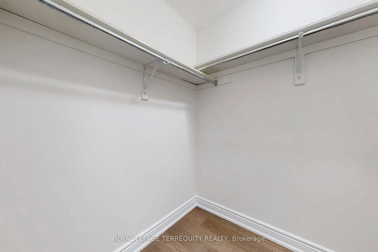 2062 Redstone Crescent - Photo 23