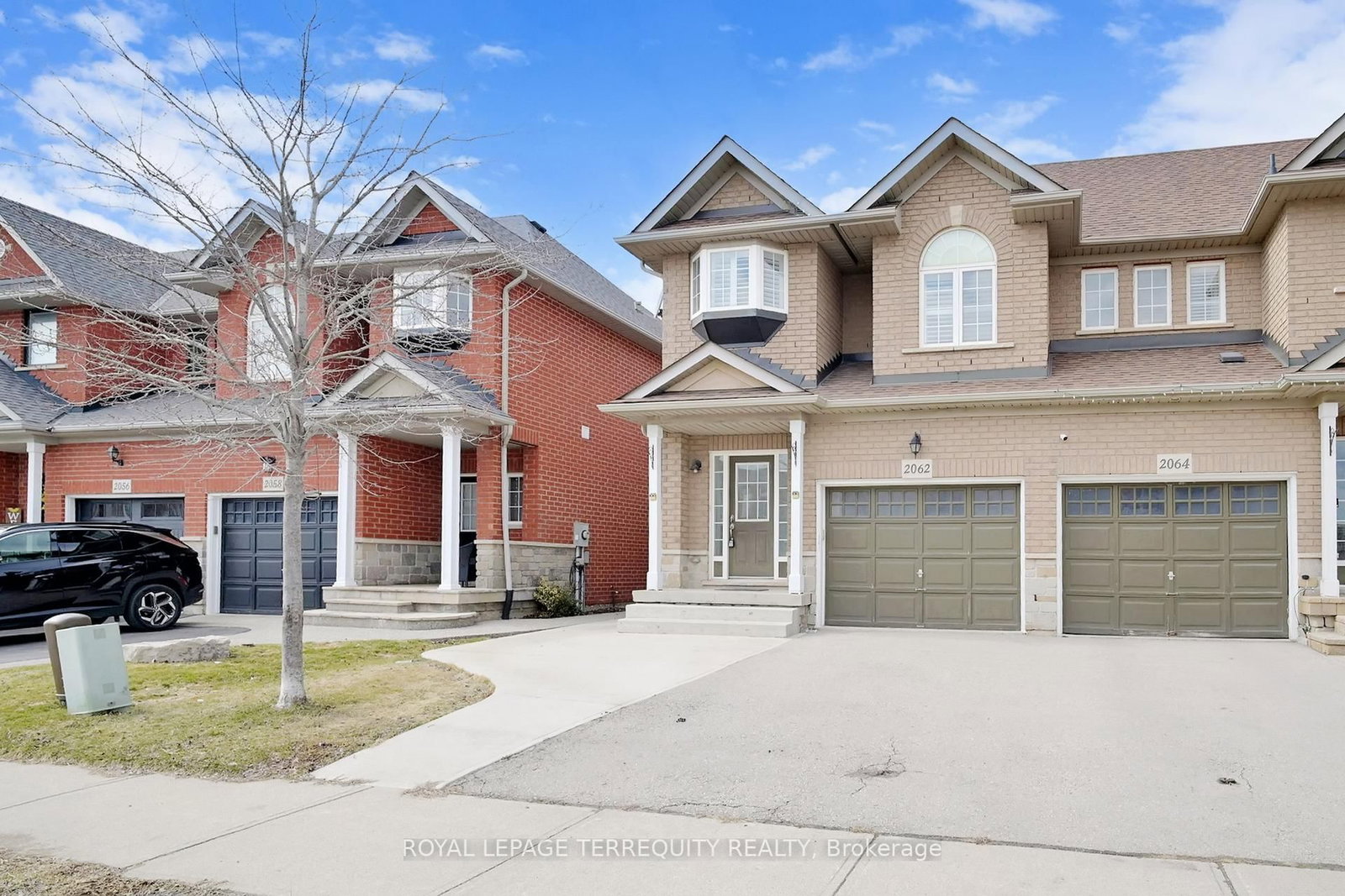 2062 Redstone Crescent - Photo 3