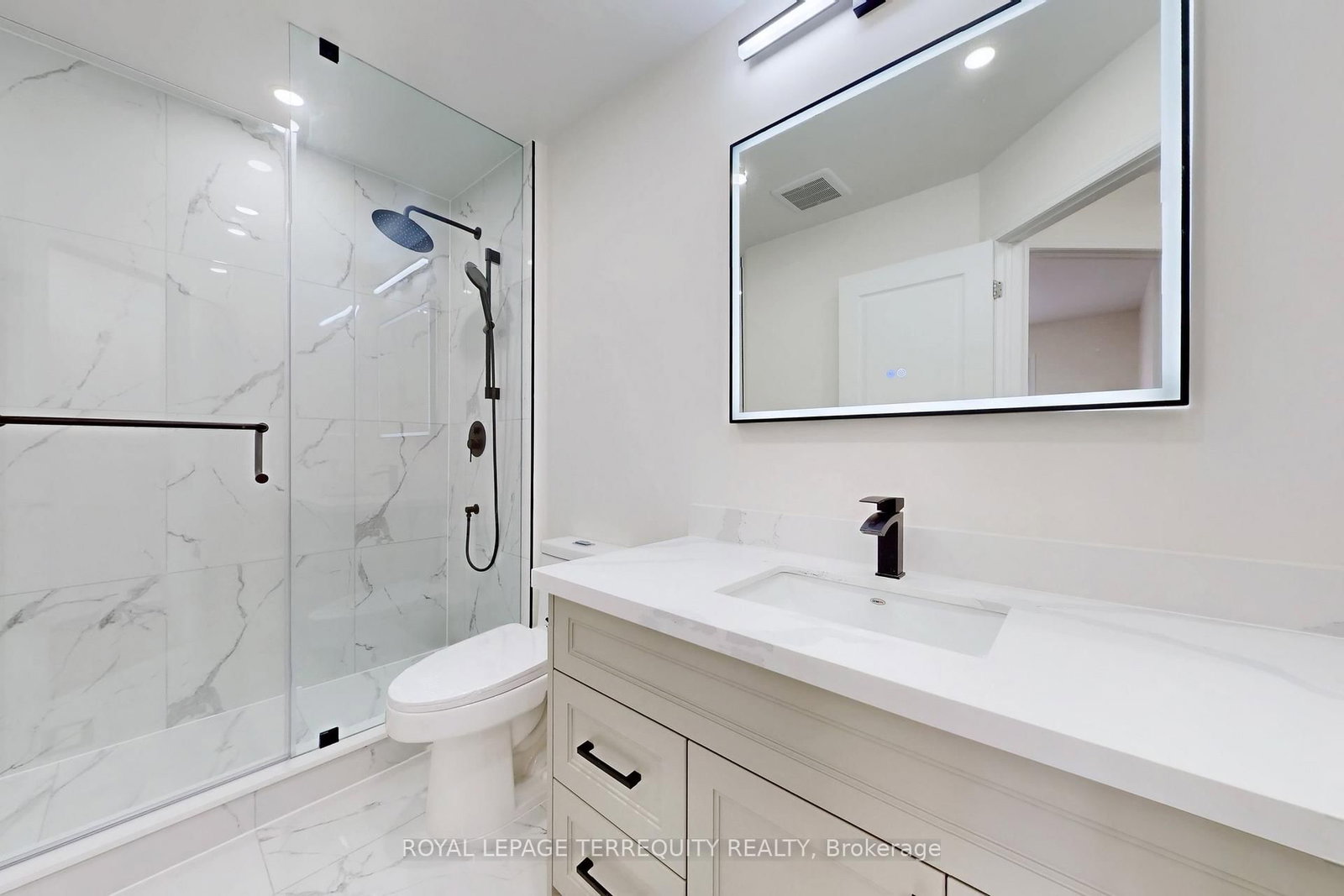 2062 Redstone Crescent - Photo 32