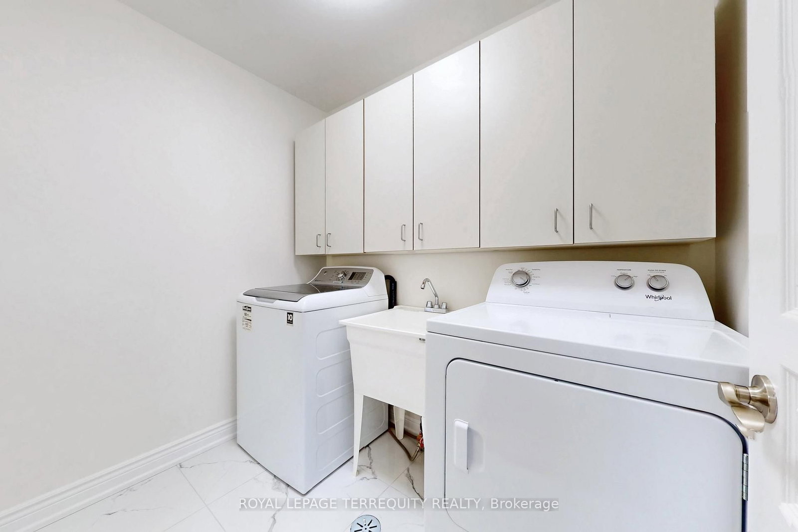 2062 Redstone Crescent - Photo 34
