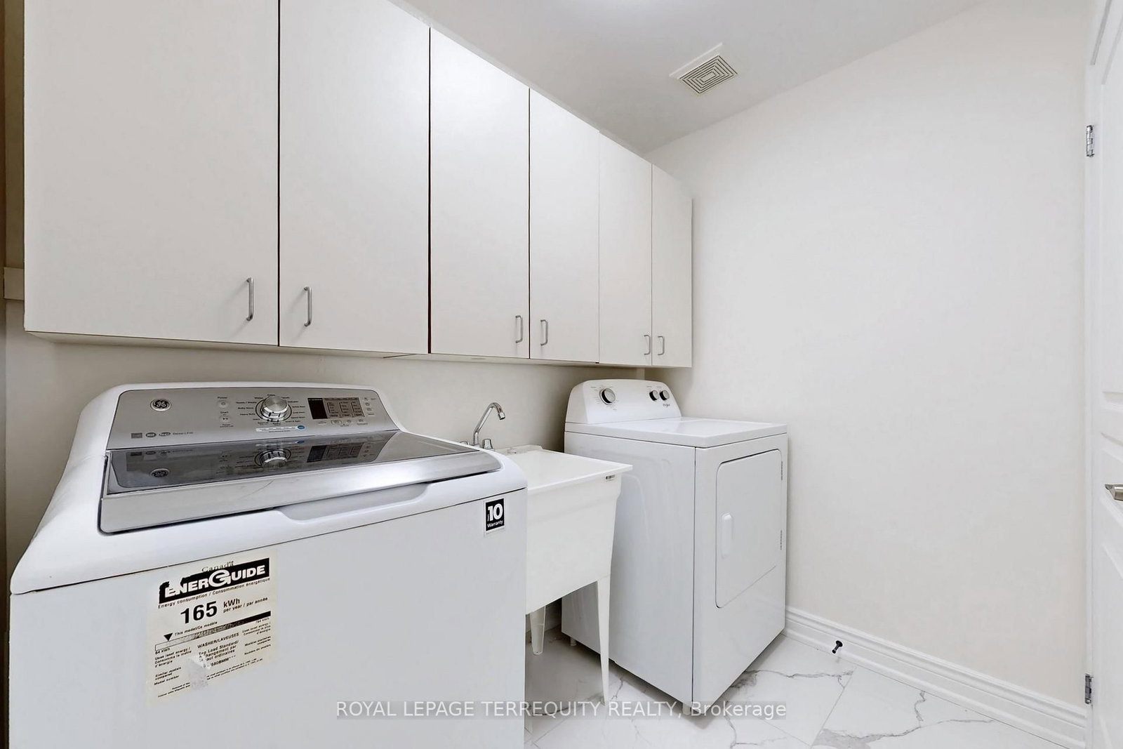 2062 Redstone Crescent - Photo 35