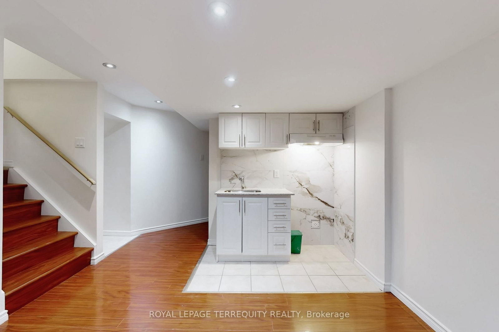 2062 Redstone Crescent - Photo 40