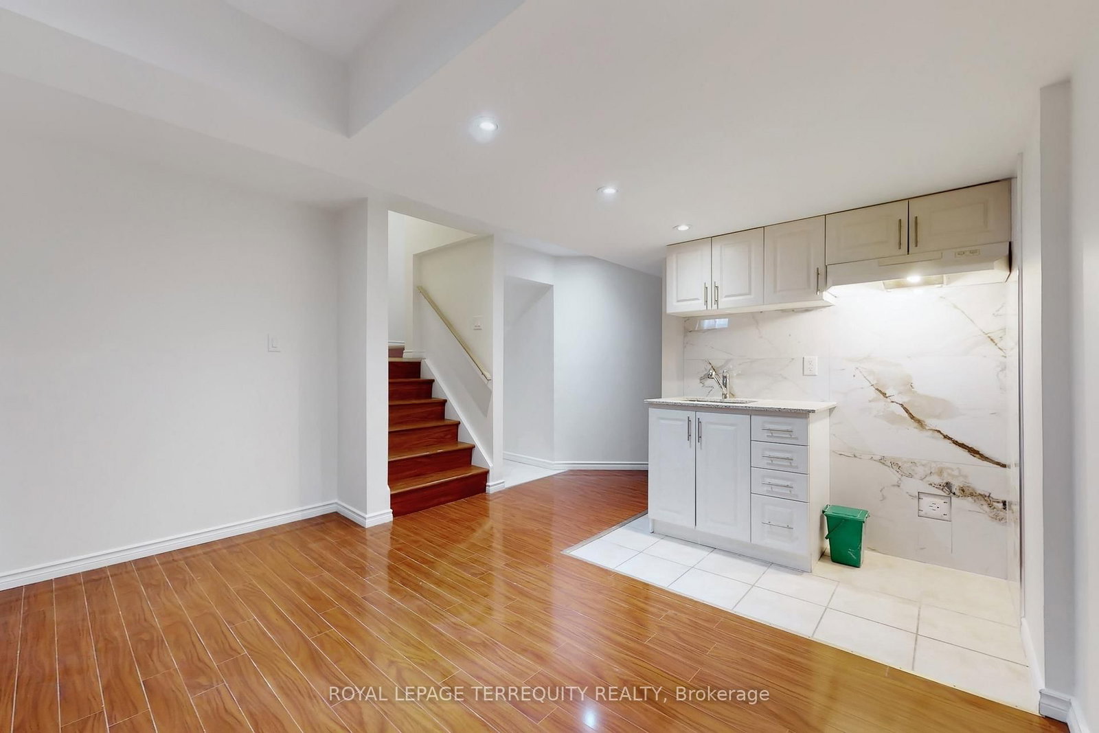 2062 Redstone Crescent - Photo 41