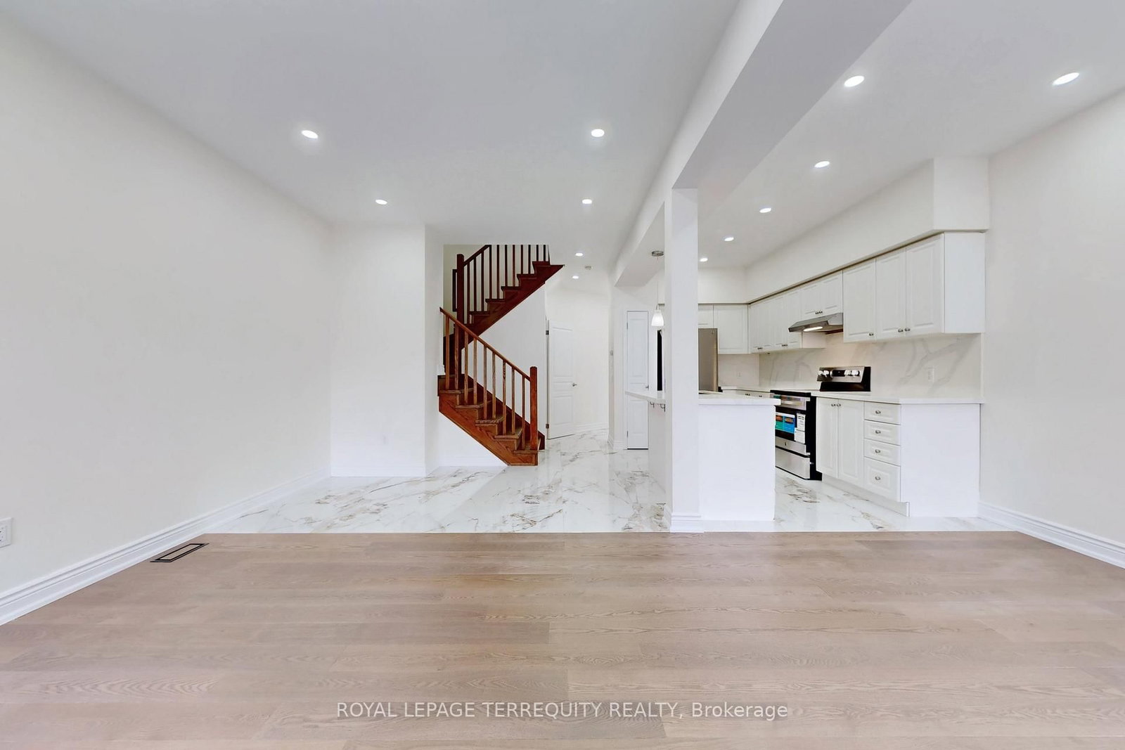 2062 Redstone Crescent - Photo 9
