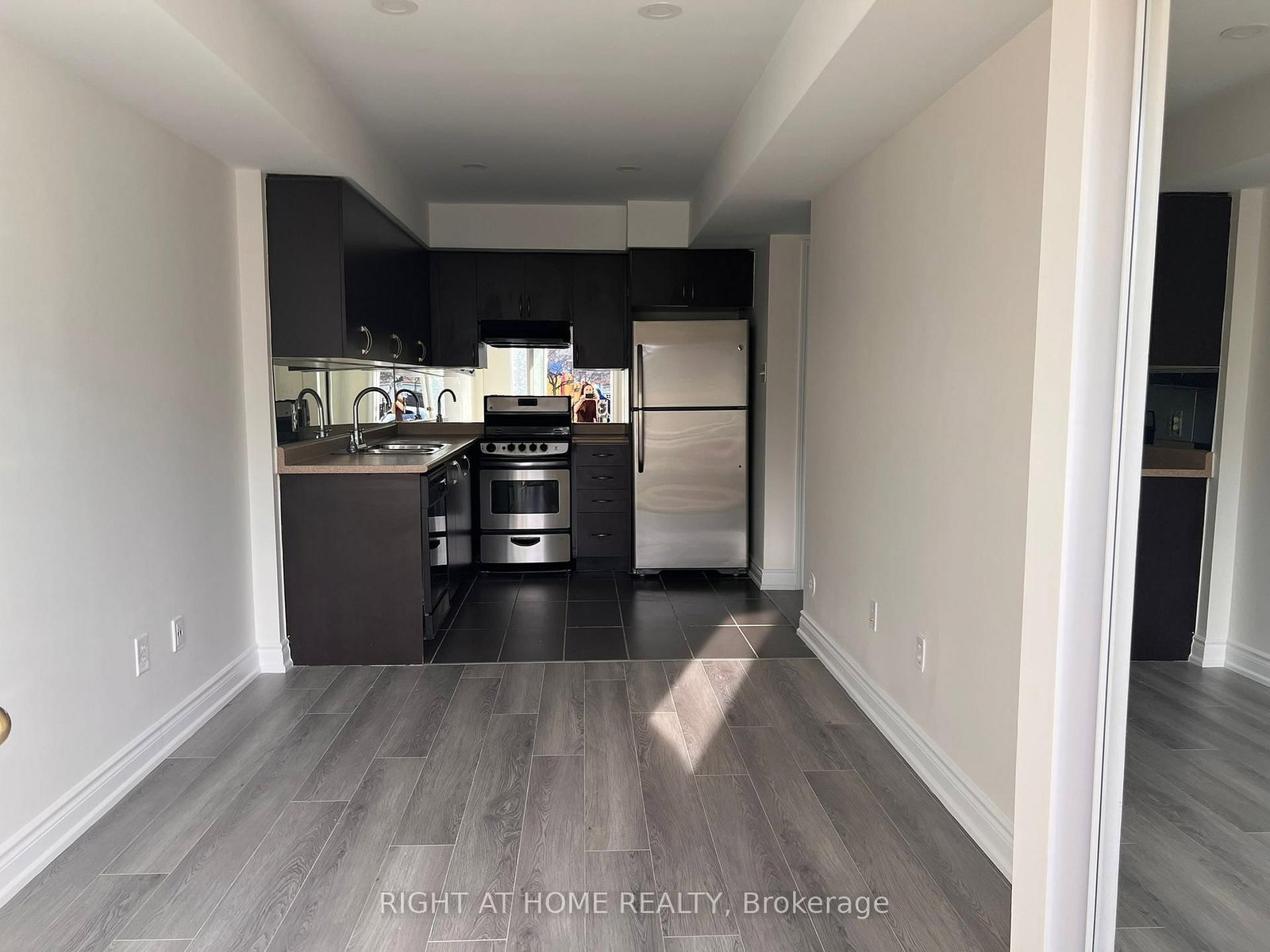 4975 Southampton Drive N, Unit 185