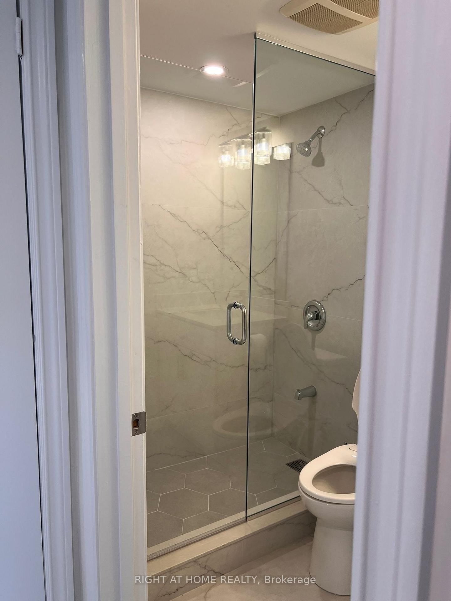 4975 Southampton Drive N, Unit 185 - Photo 10