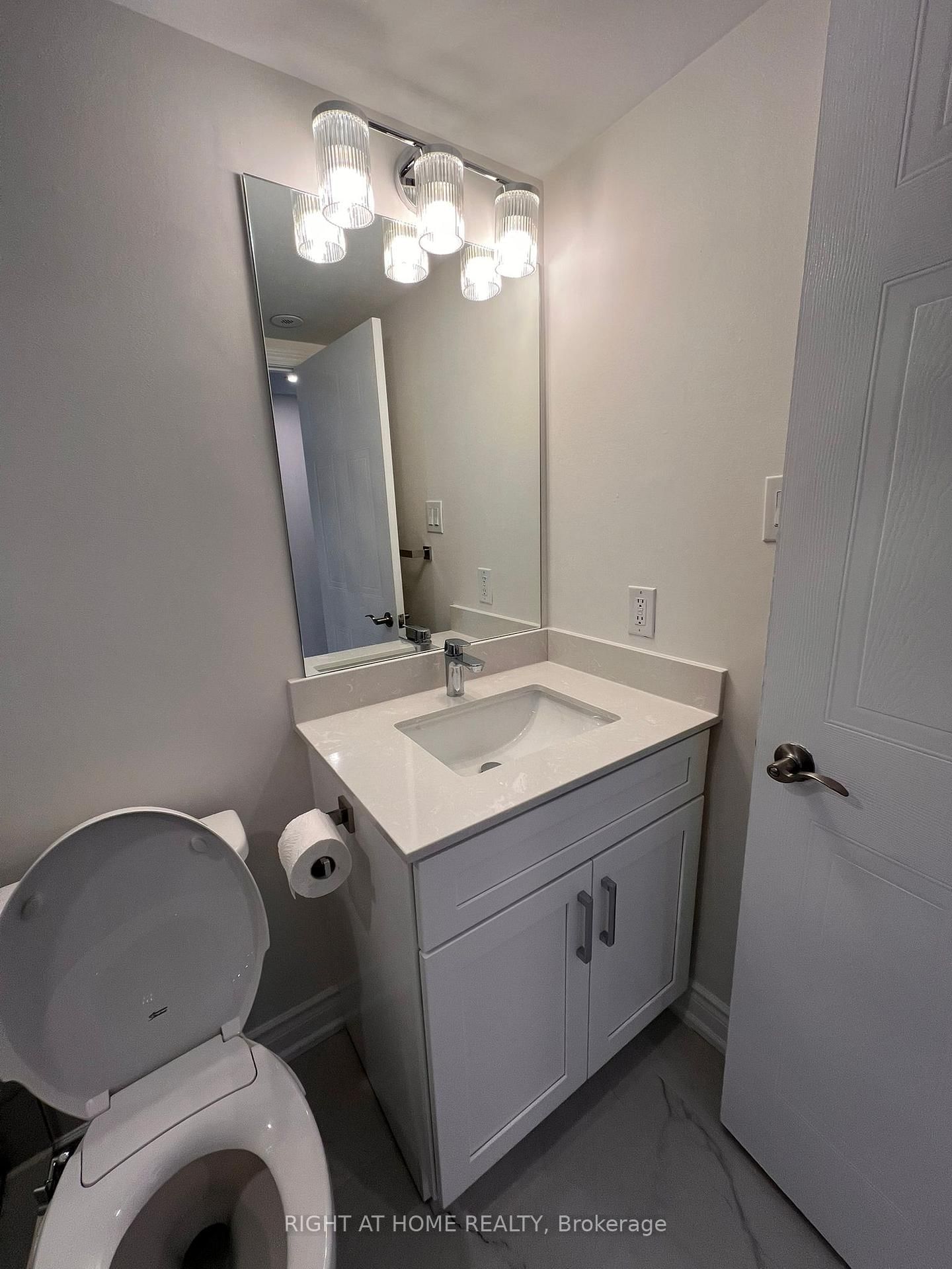 4975 Southampton Drive N, Unit 185 - Photo 11