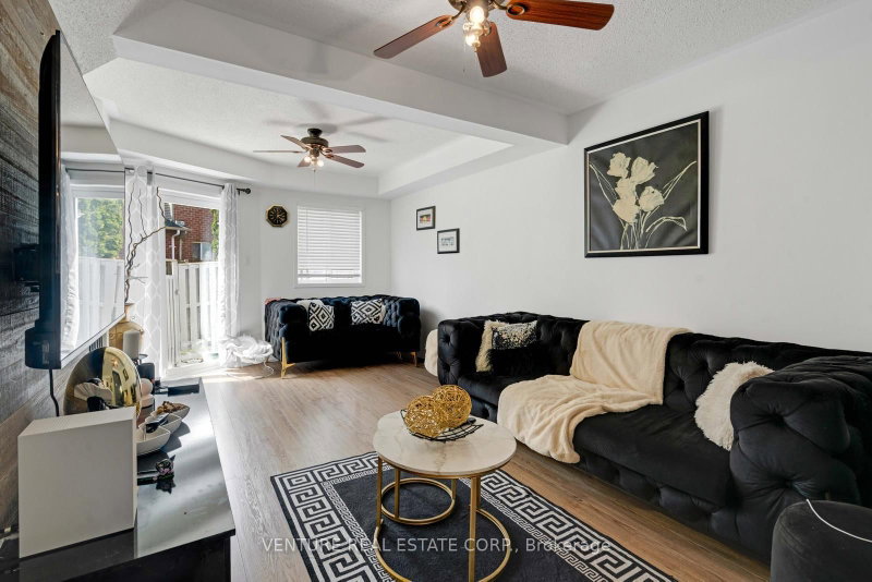 19 Spadina Brampton,ON L6X 4X6 — Photo 7