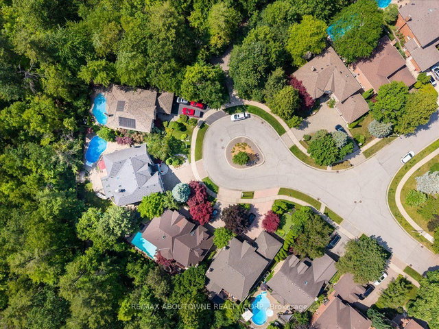 1328 King Henry Court