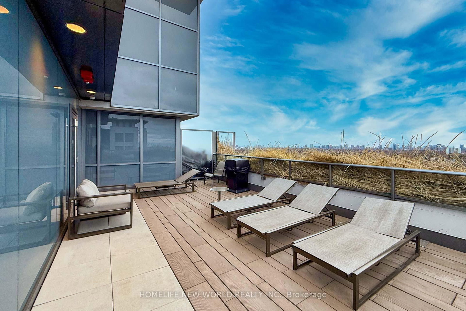 10 De Boers Drive, Unit TH04 - Photo 16