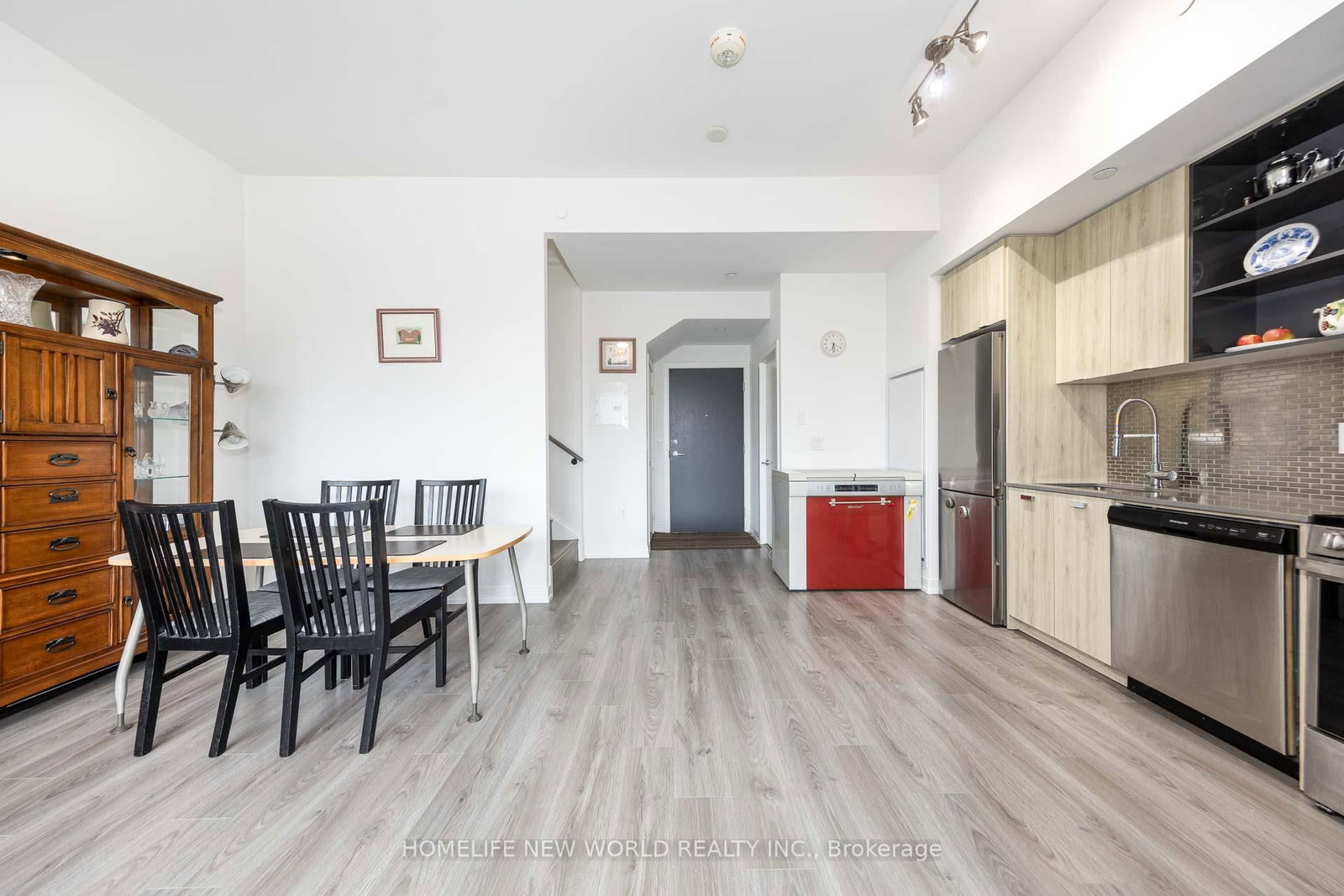 10 De Boers Drive, Unit TH04 - Photo 19