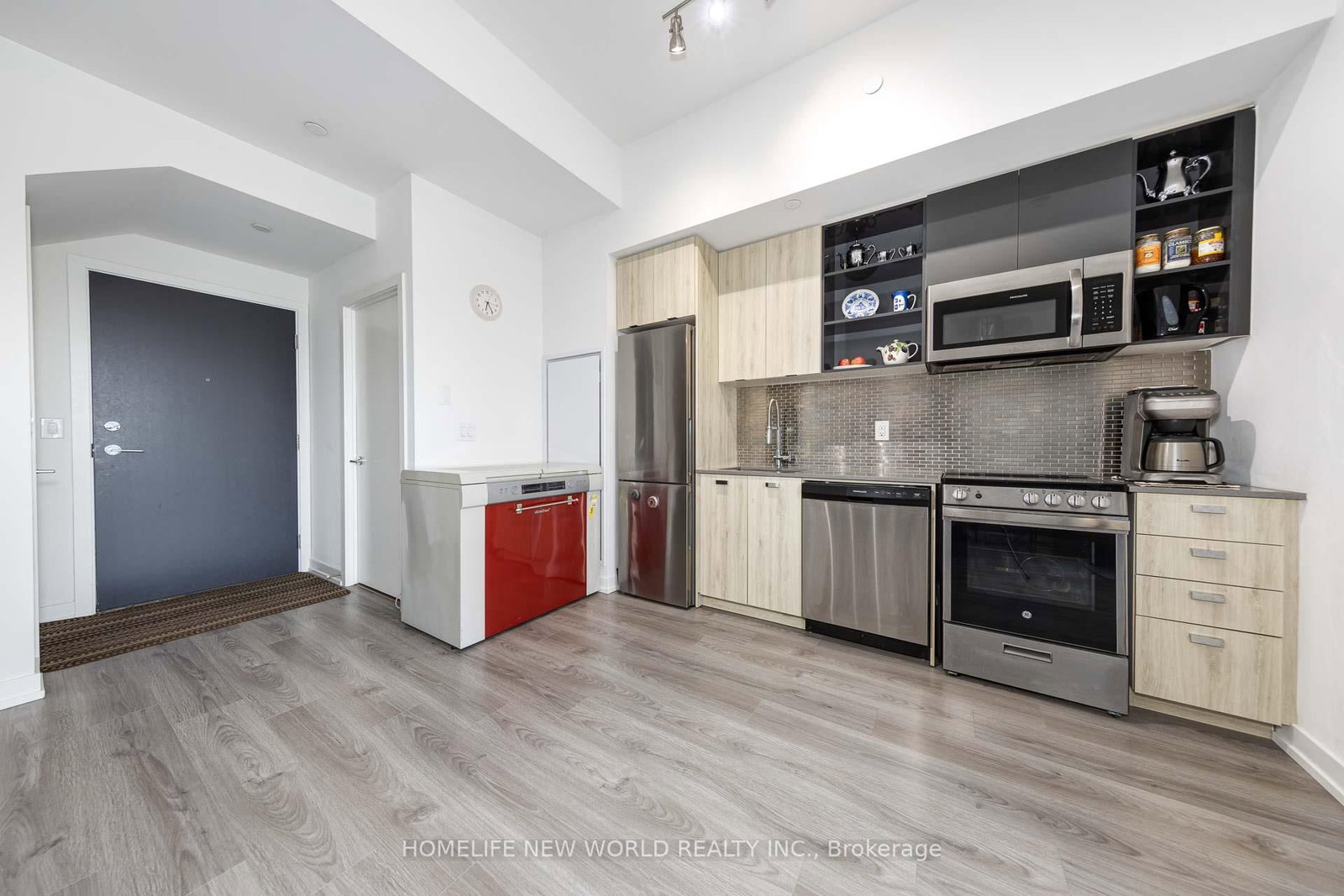 10 De Boers Drive, Unit TH04 - Photo 21