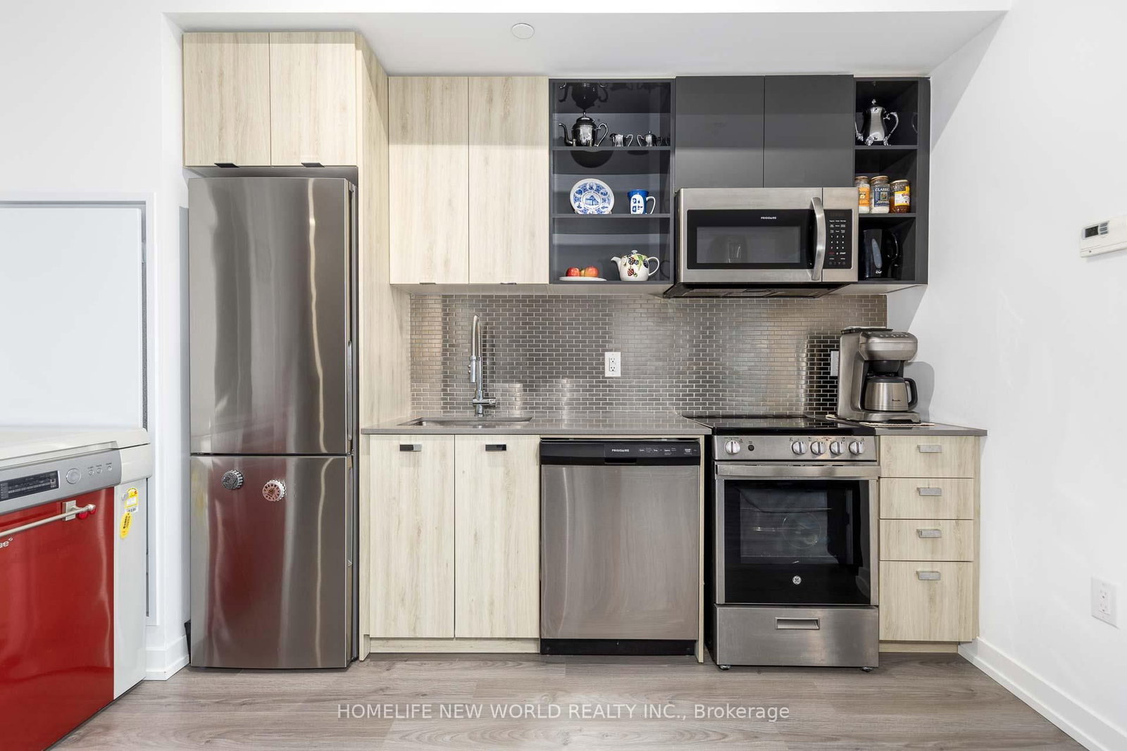 10 De Boers Drive, Unit TH04 - Photo 22