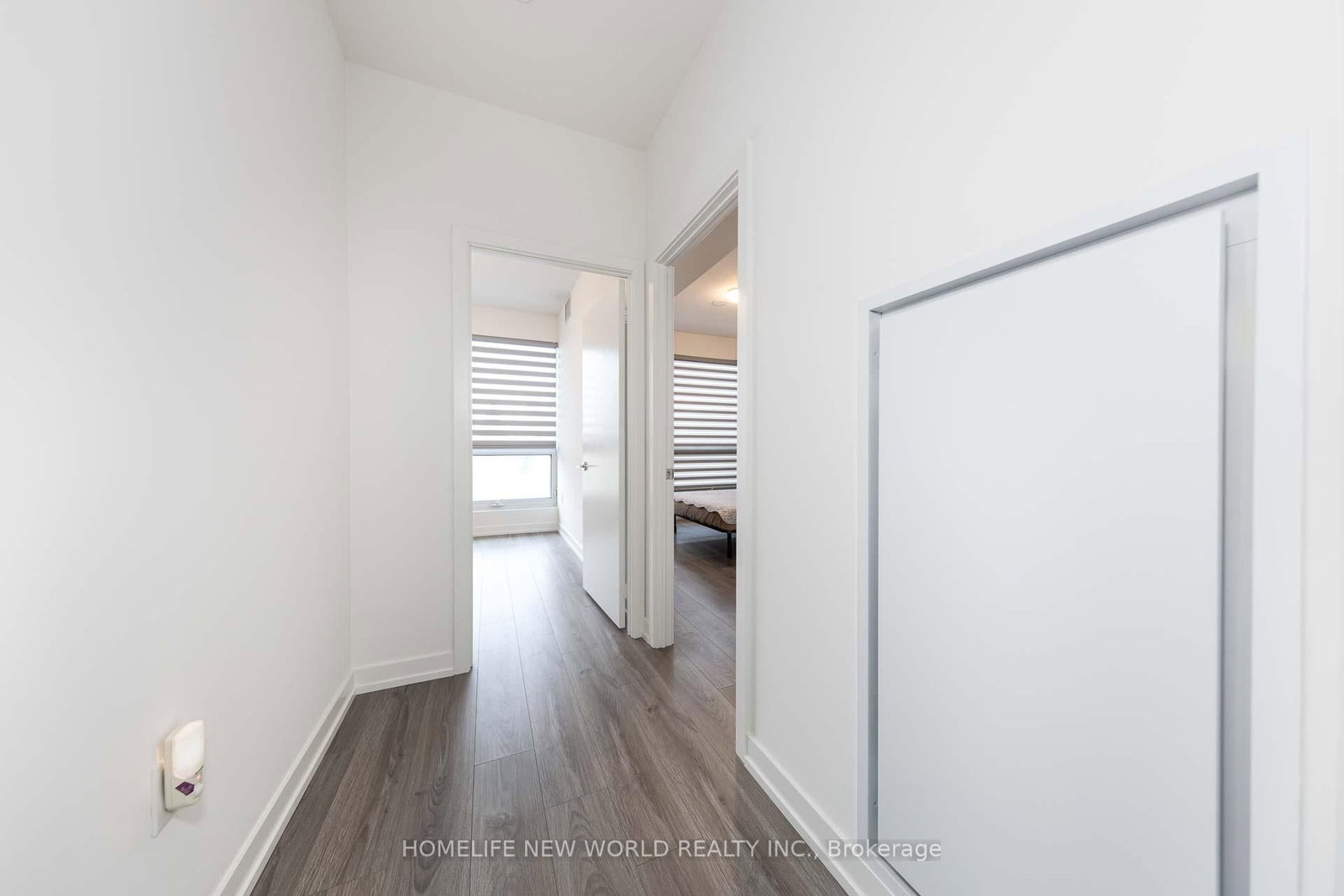 10 De Boers Drive, Unit TH04 - Photo 33