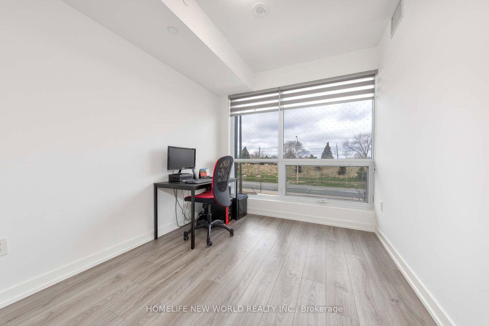 10 De Boers Drive, Unit TH04 - Photo 37