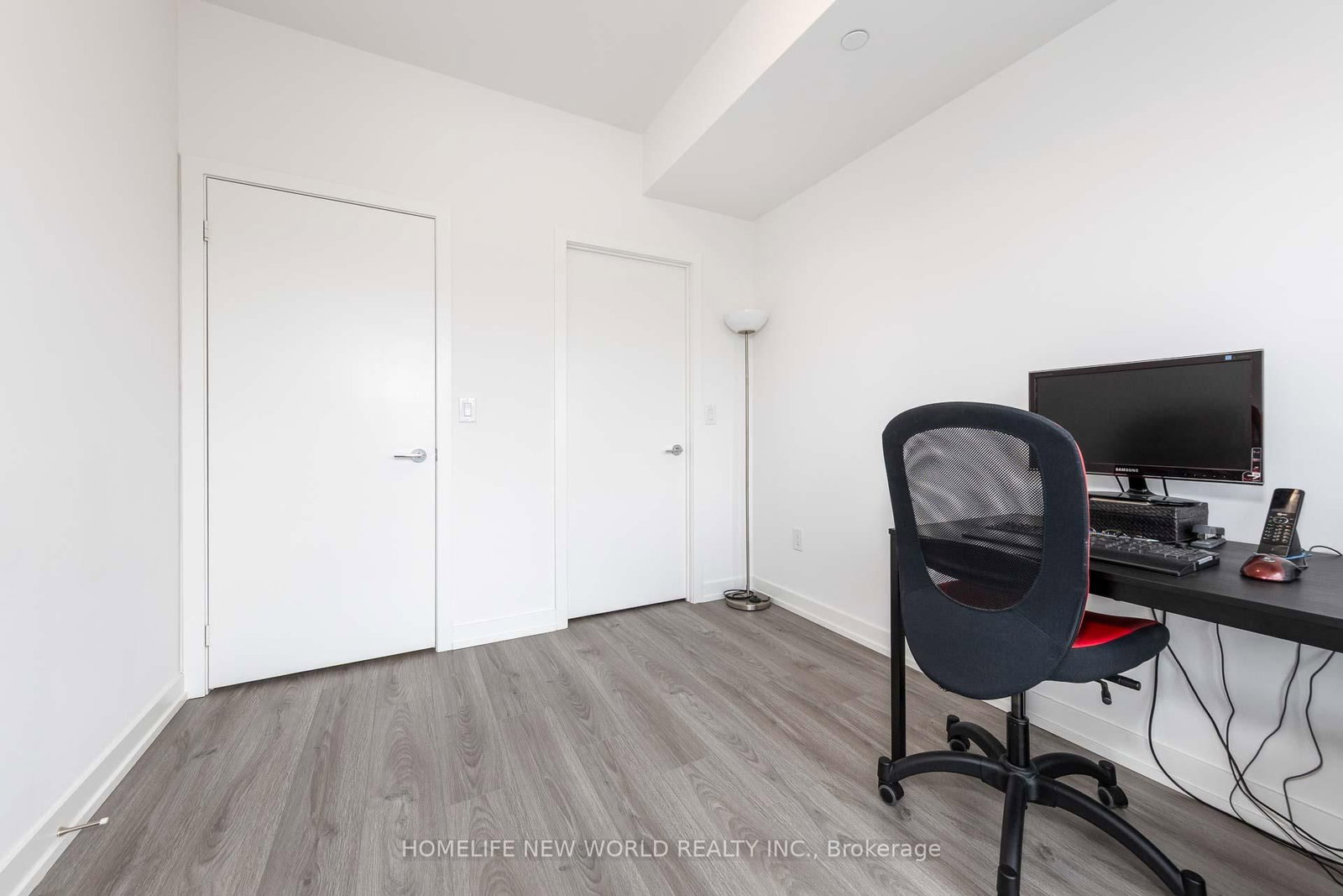 10 De Boers Drive, Unit TH04 - Photo 38