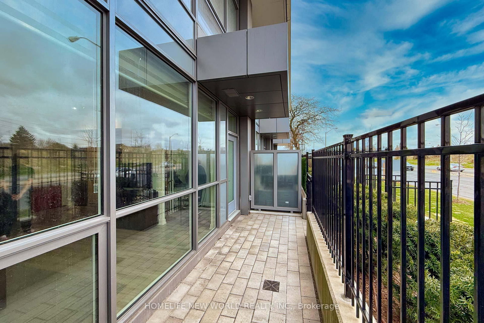 10 De Boers Drive, Unit TH04 - Photo 6