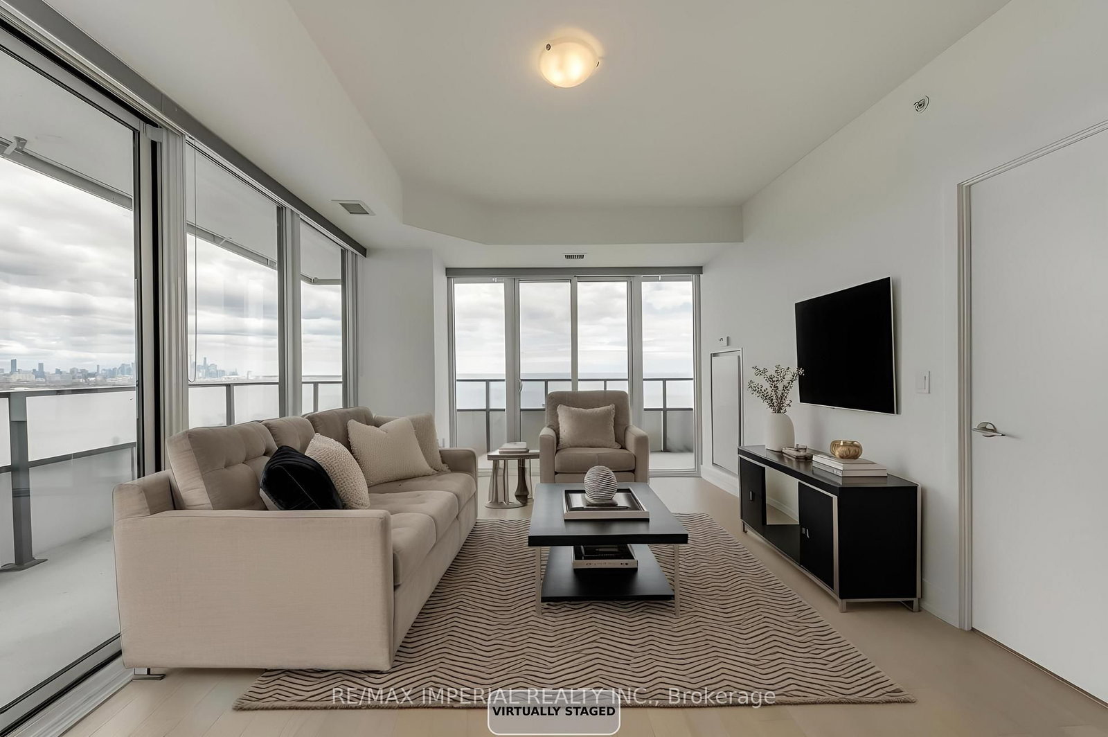 20 Shore Breeze Drive, Unit 2007 - Photo 17