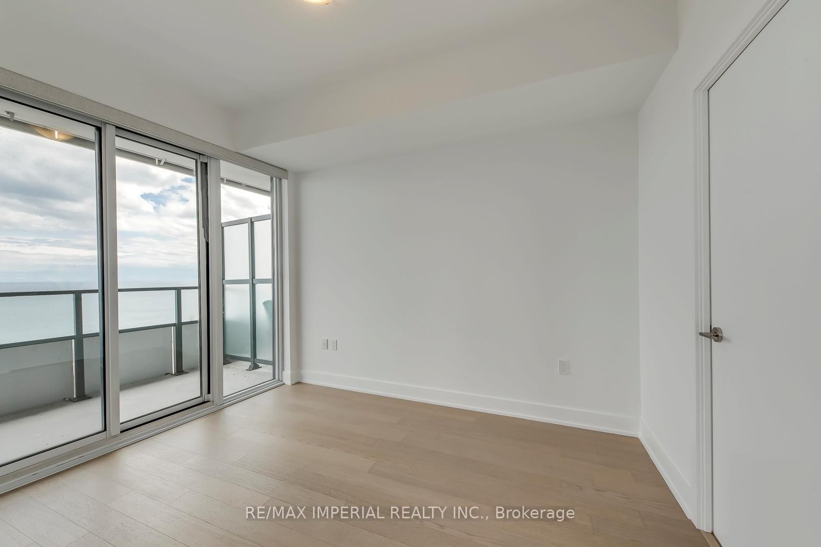 20 Shore Breeze Drive, Unit 2007 - Photo 26