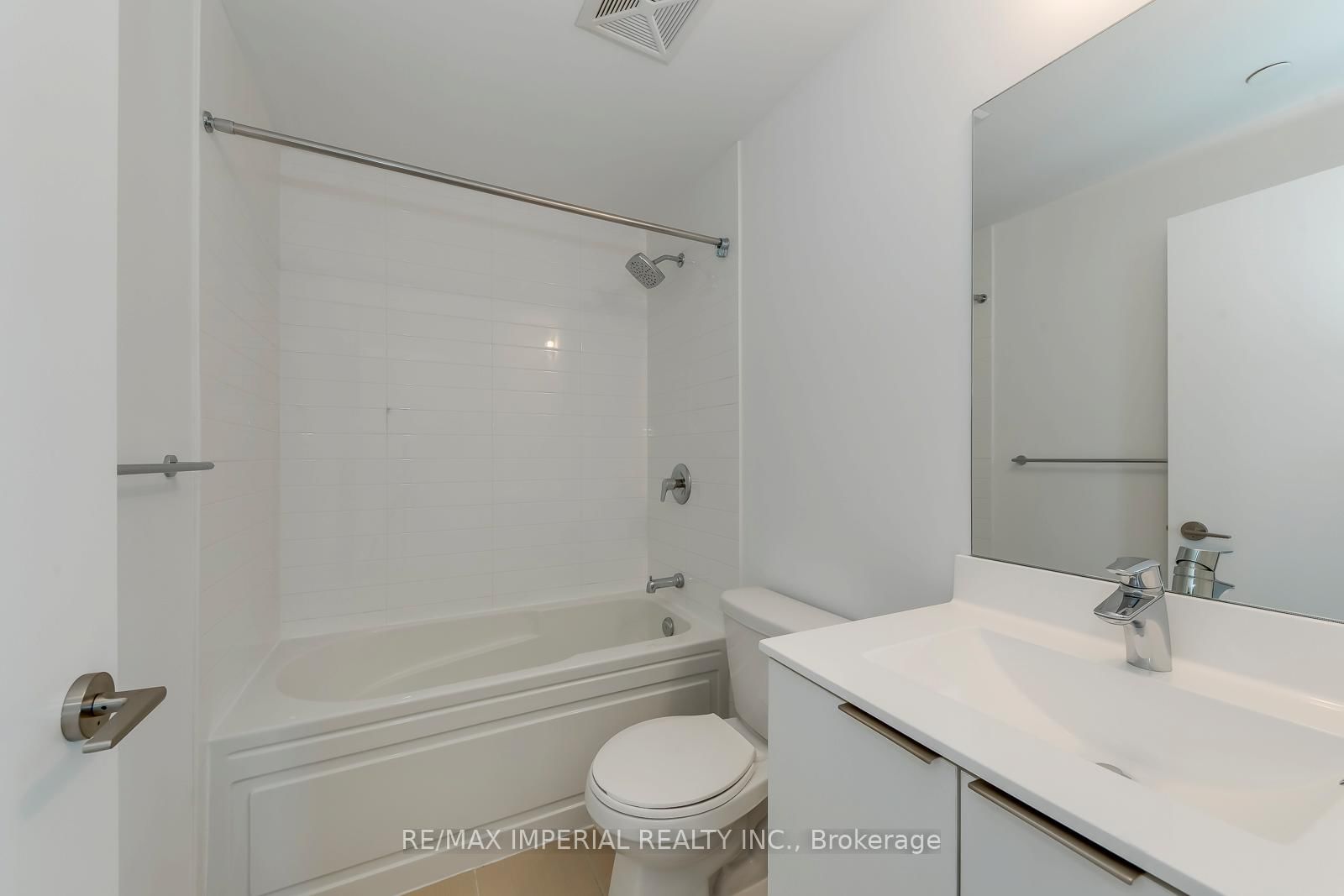 20 Shore Breeze Drive, Unit 2007 - Photo 31