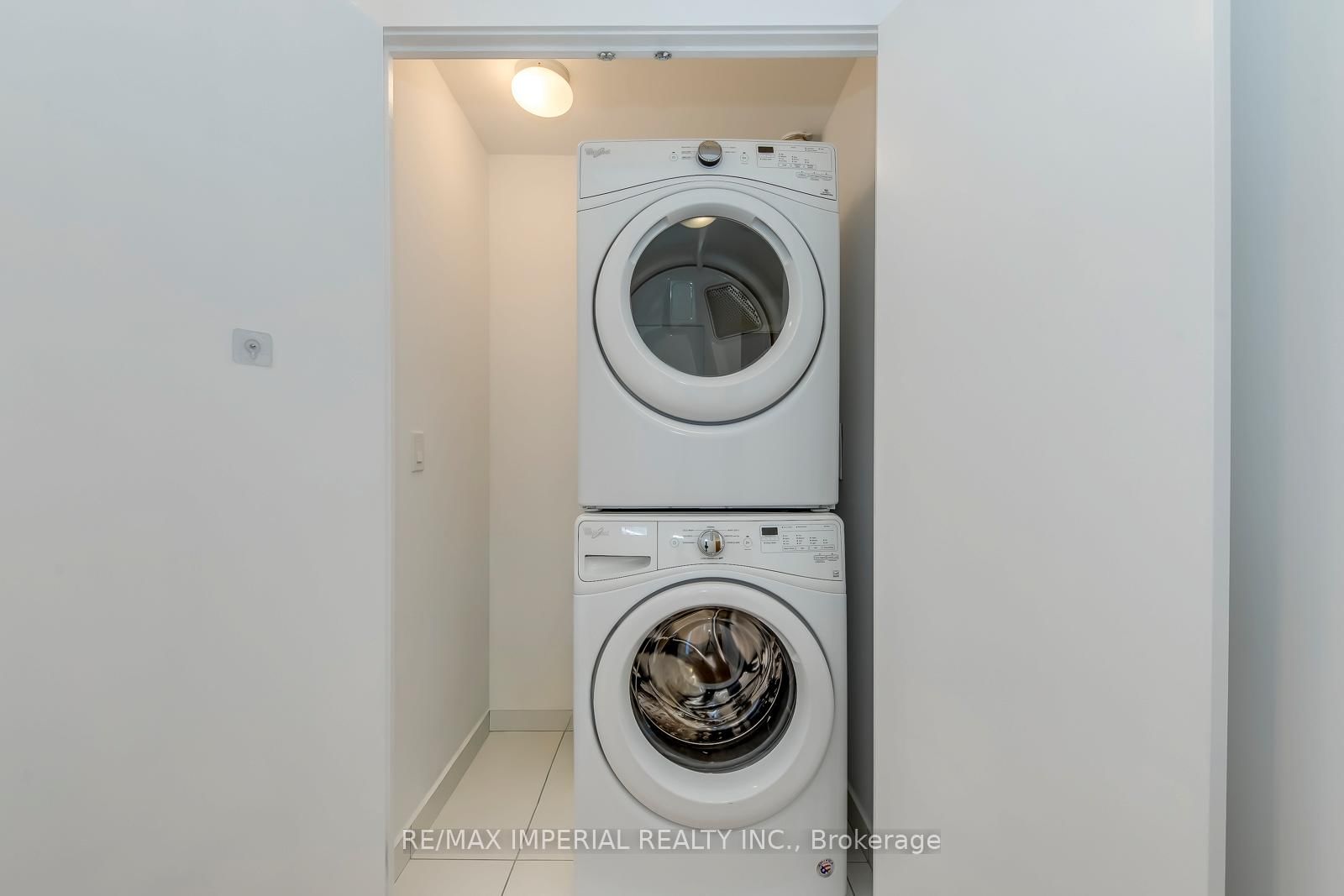 20 Shore Breeze Drive, Unit 2007 - Photo 33
