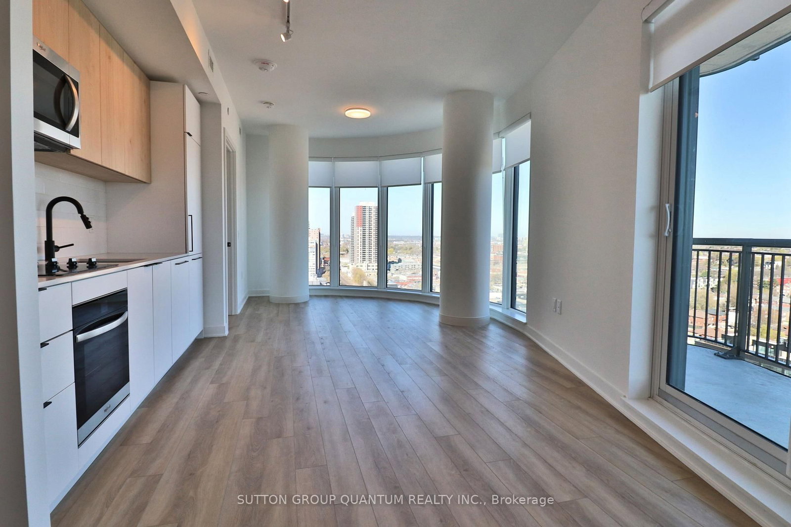 1185 Dupont Street, Unit 1502