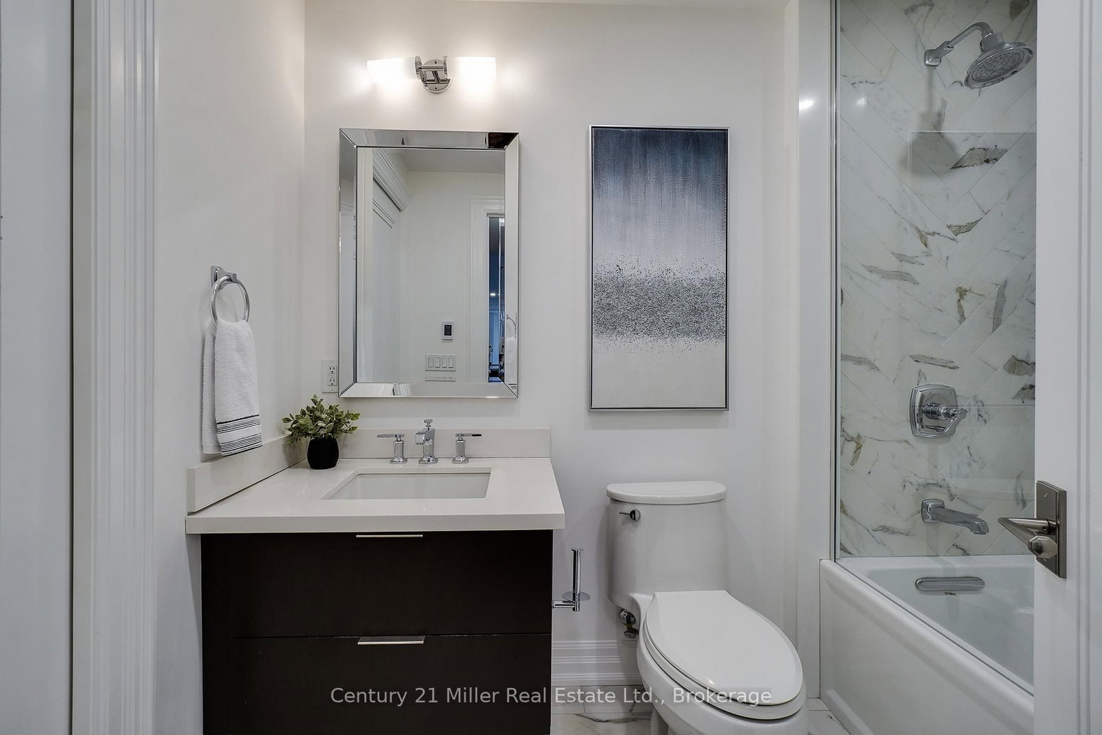 2060 Lakeshore Road • #802 • Burlington, ON photo 20