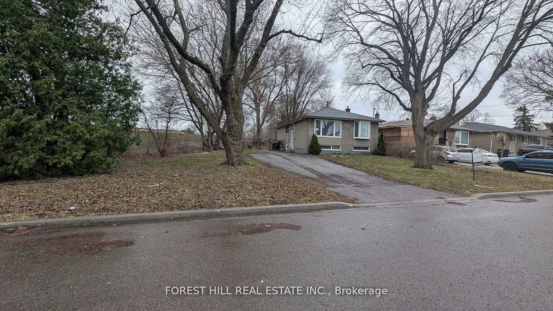 21 Caulfield Rd, Toronto, M9W 1X1 | Image 2
