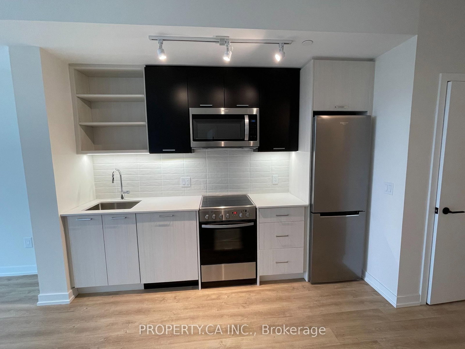2300 St. Clair Avenue W, Unit 325 - Photo 3