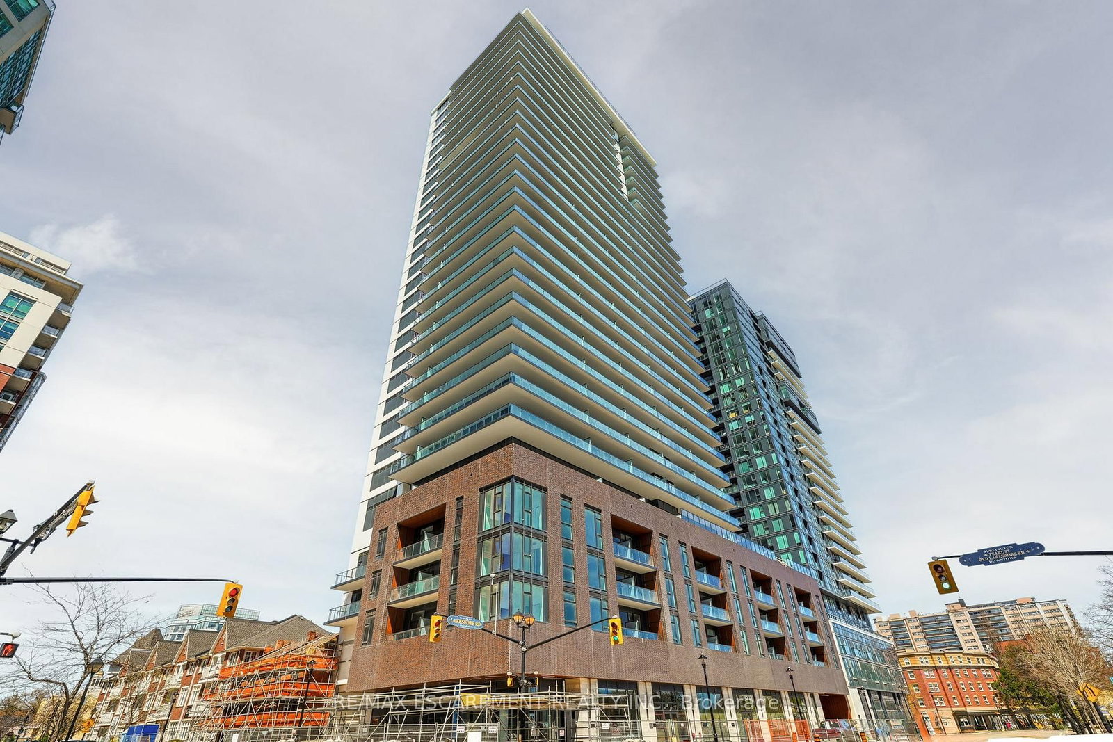 Condo for lease at 1106-2075 Lakeshore Road, Burlington, Ontario, L7R 1E2 - Brant - MLS: W13068400