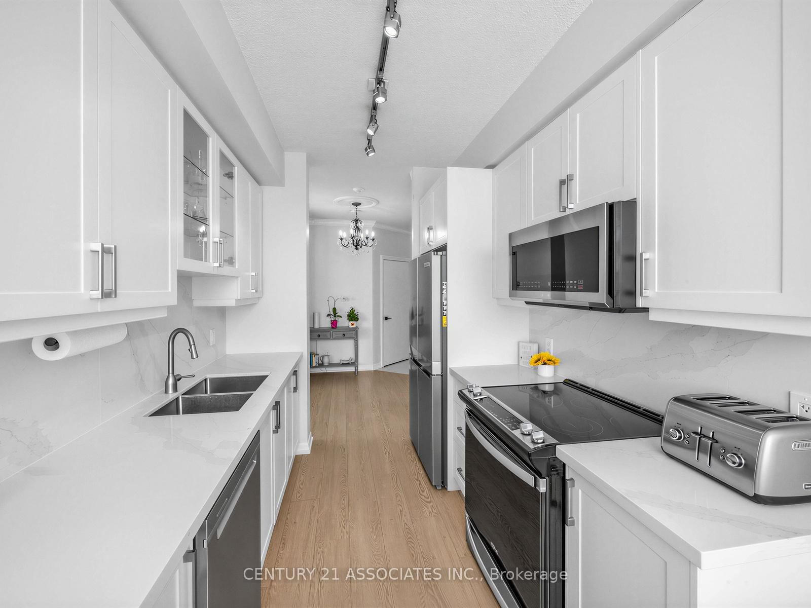 1359 Rathburn Road E, Unit 705 - Photo 20