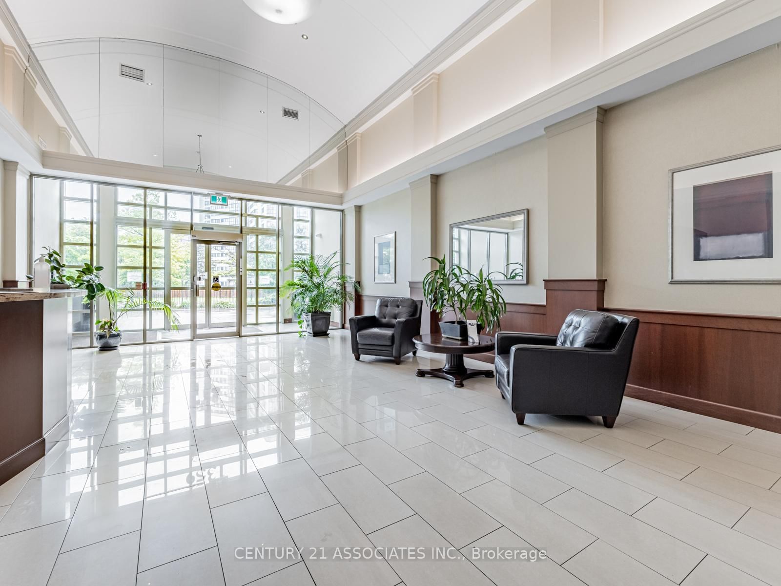 1359 Rathburn Road E, Unit 705 - Photo 3