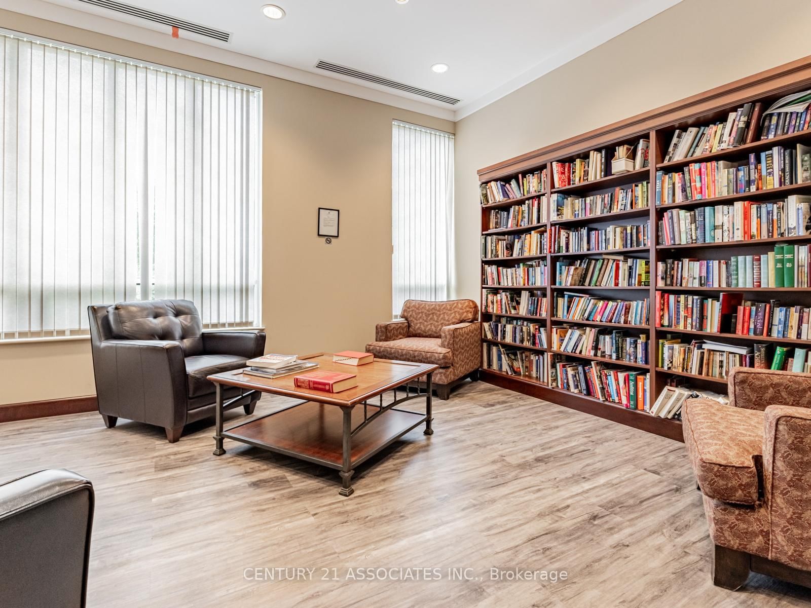 1359 Rathburn Road E, Unit 705 - Photo 31