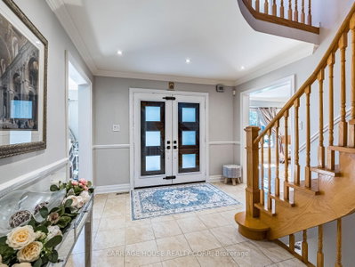 16 Stowe Court • Brampton, ON photo 3