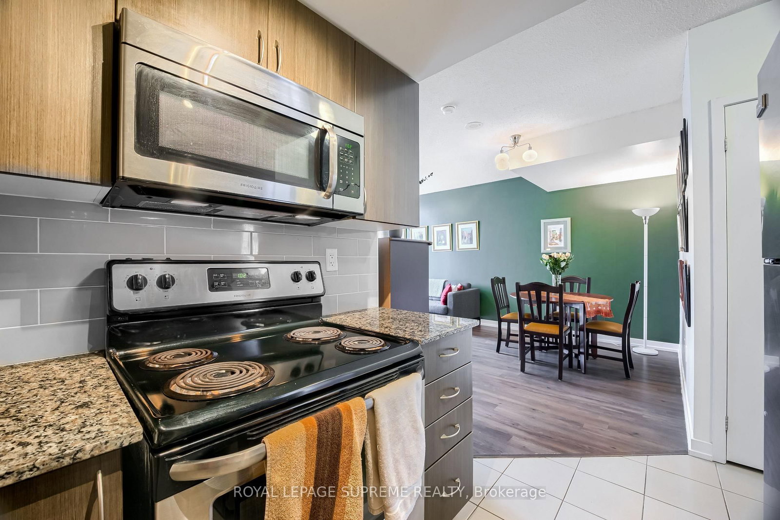816 Lansdowne Avenue, Unit 805 - Photo 14