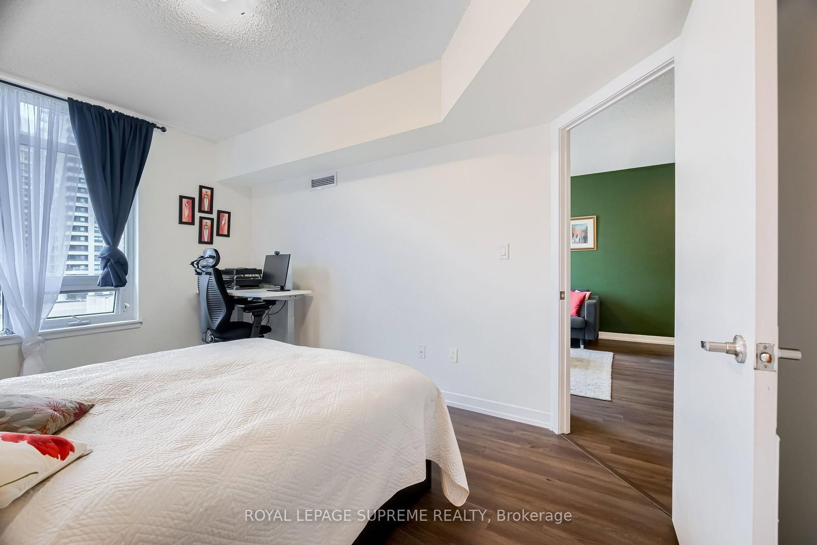 816 Lansdowne Avenue, Unit 805 - Photo 17