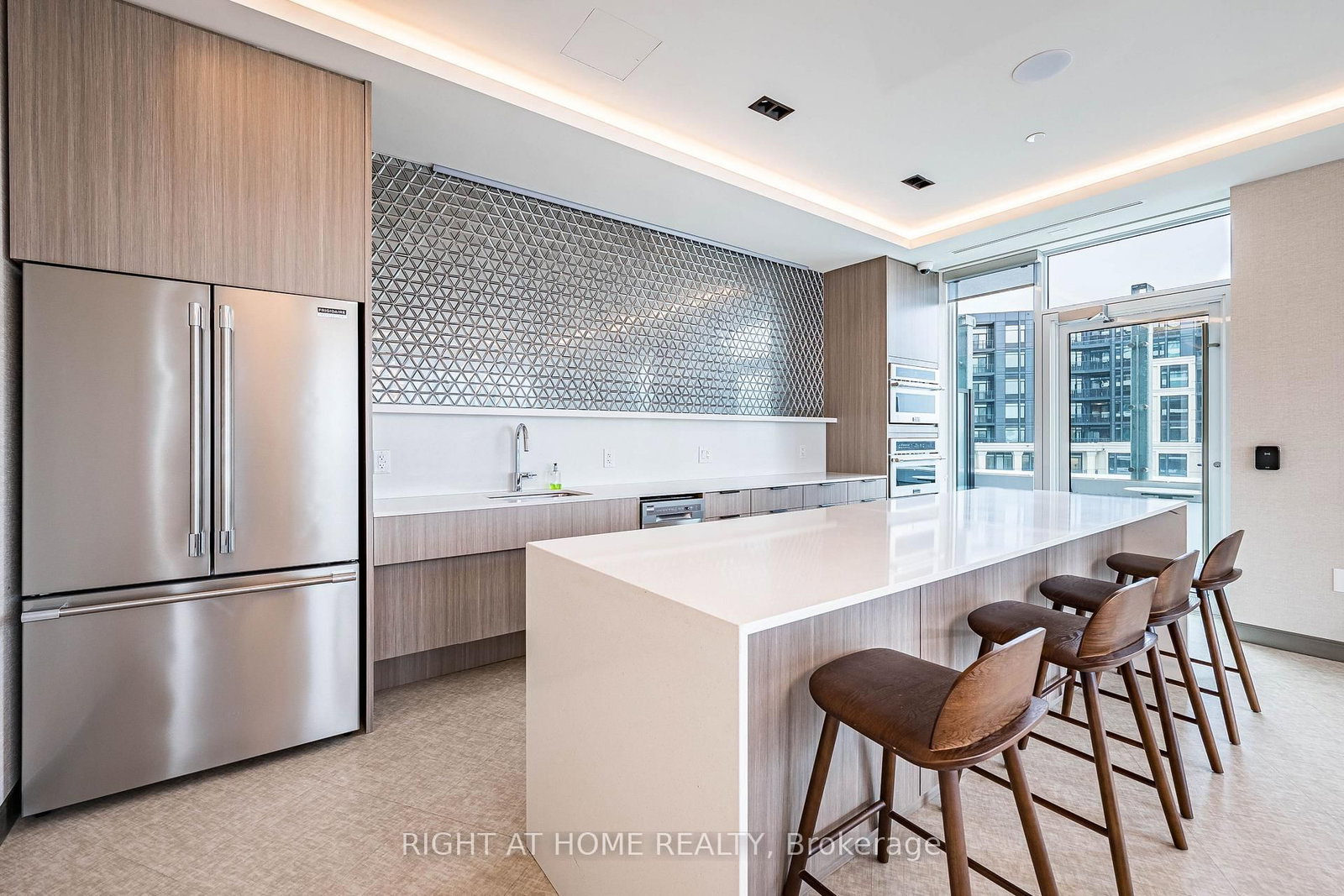 2485 Eglinton Avenue W, Unit 418 - Photo 20