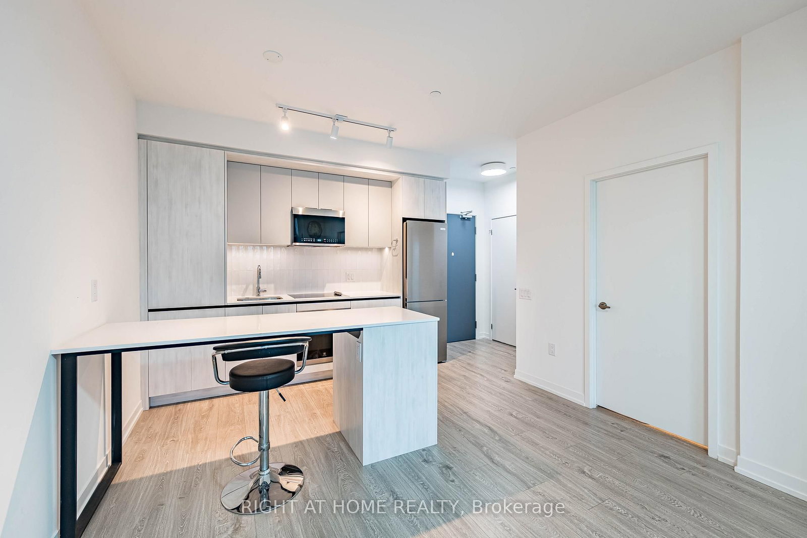 2485 Eglinton Avenue W, Unit 418 - Photo 6