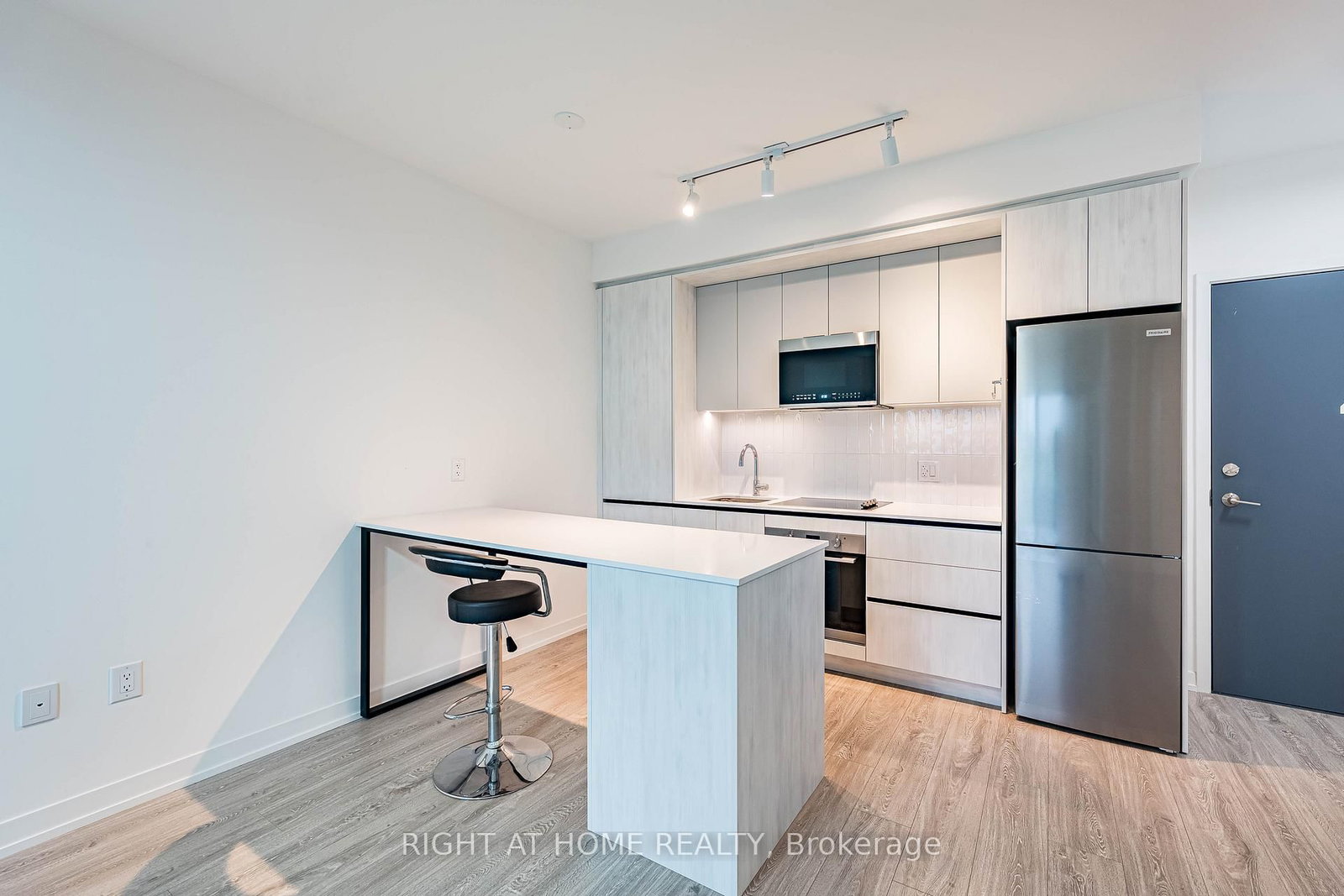 2485 Eglinton Avenue W, Unit 418 - Photo 7