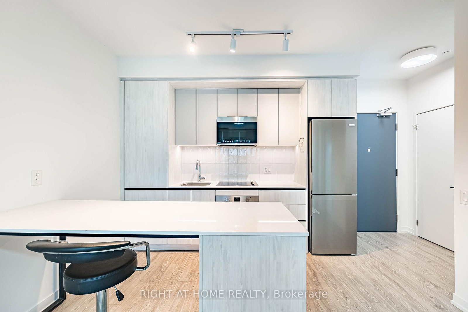 2485 Eglinton Avenue W, Unit 418 - Photo 8